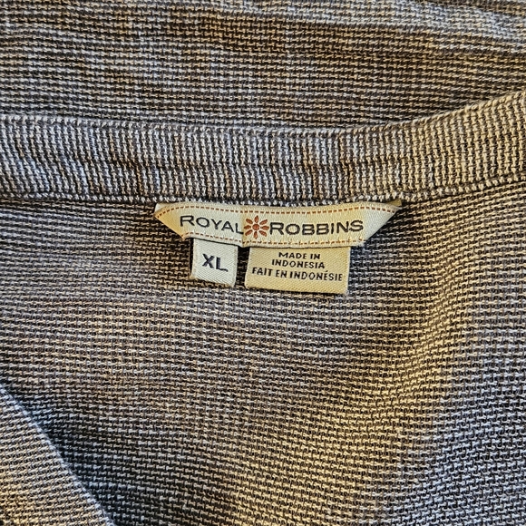 Top - Picture 2 of 4